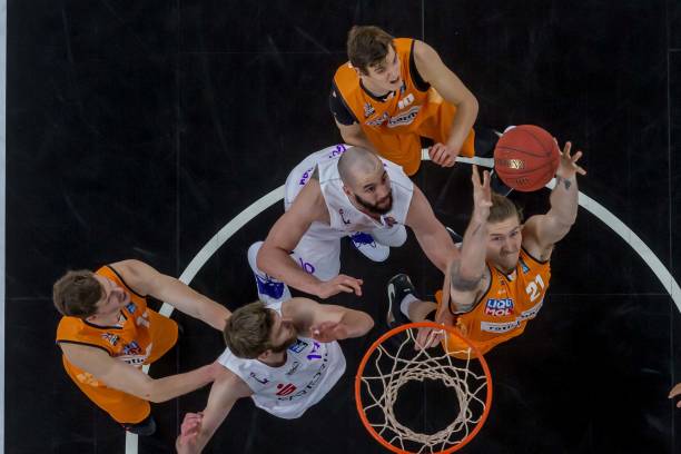 防守端封堵 防守端封堵